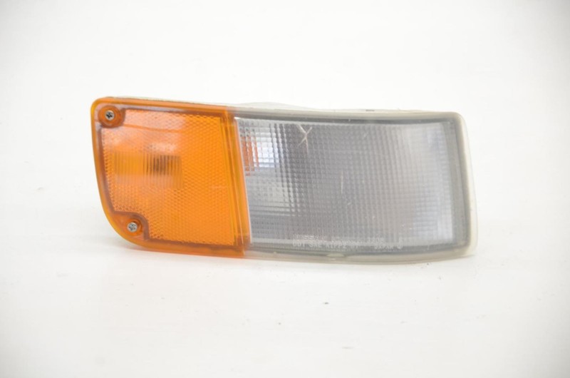 90-96 Nissan 300ZX 2+2 Coupe Passenger Right Front Turn Signal Light