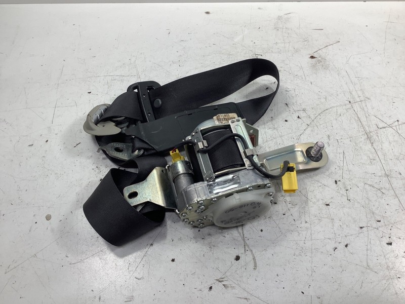 06-011 Honda Civic 4DR SI Right Front Seat Belt OEM