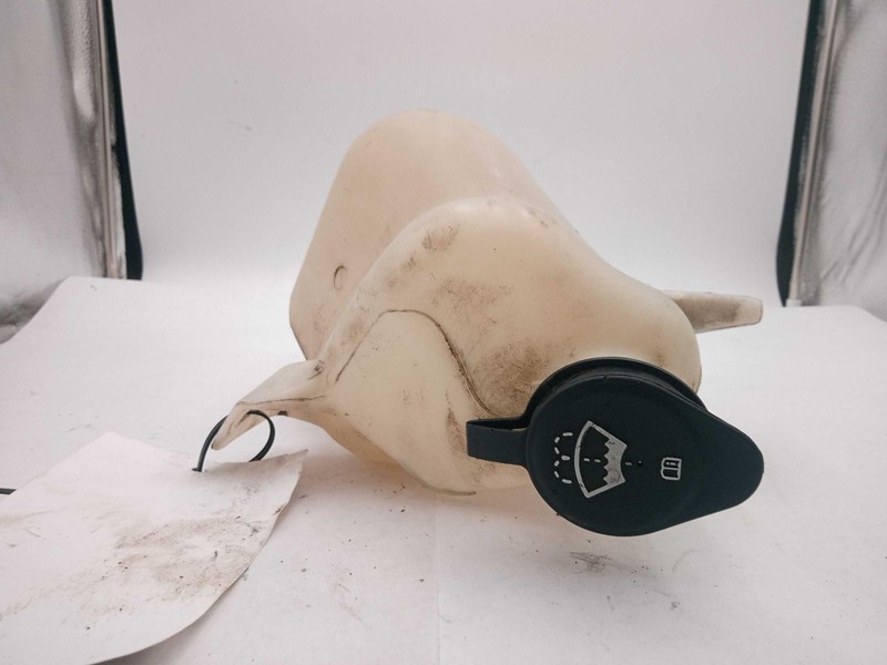 2010 Chevrolet HHR Washer Fluid Reservoir OEM White 2.20L 81K Miles