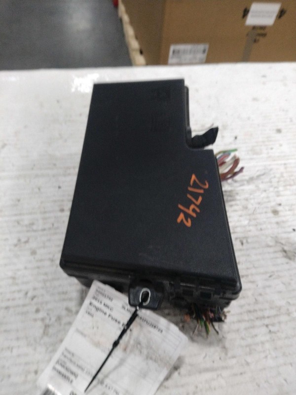 2015 Lincoln MKC Fuse Box OEM Silver 64000 Miles Genuine NJ25-21742-540366