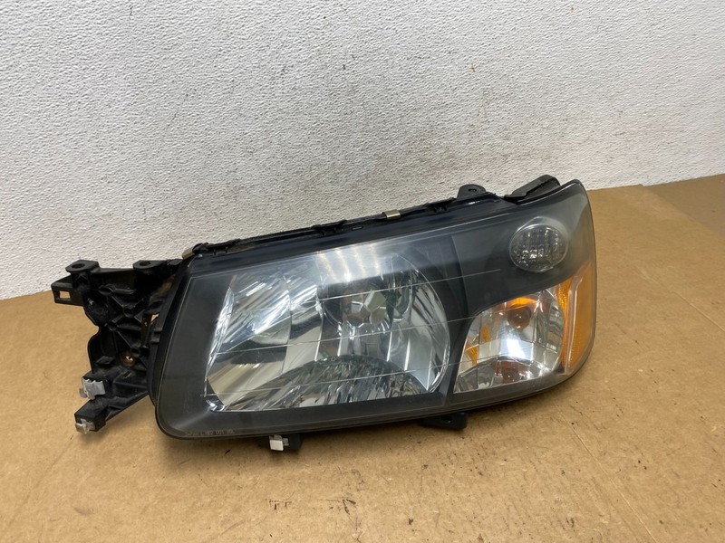 2003 2004 Subaru Forester Left Driver LH Headlight Halogen Oem AE4823 DW