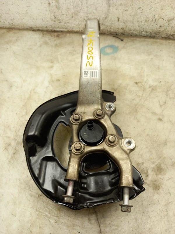 16 17 LEXUS IS200T F-SPORT FRONT PASSENGER RIGHT SPINDLE KNUCKLE