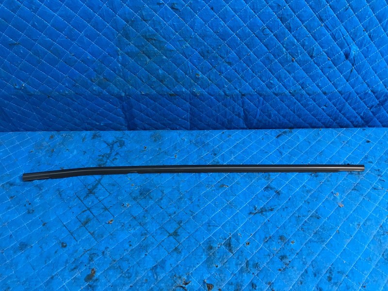 15-21 SUBARU WRX & STI REAR LEFT DOOR GLASS TRIM DRIP RETAINER OEM