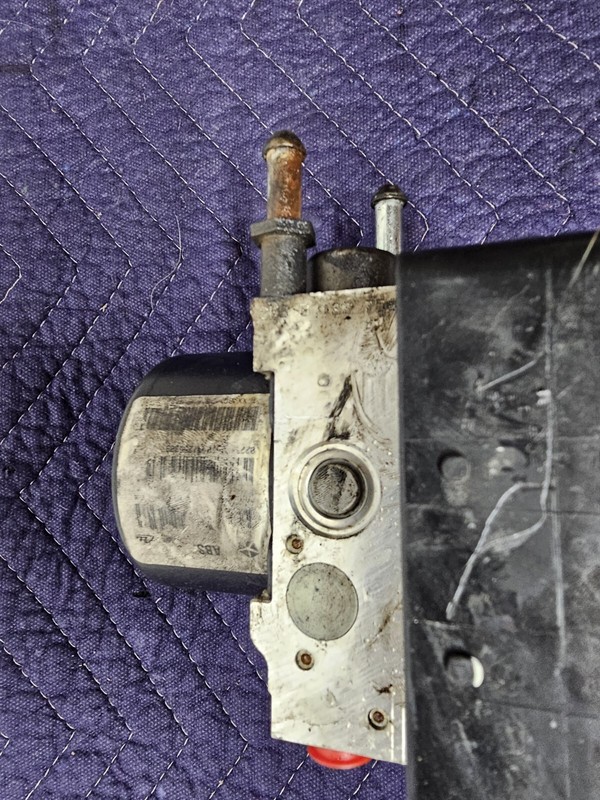05 - 07 Dodge Caravan ABS Anti Lock Brake Pump Modulator Assembly OEM