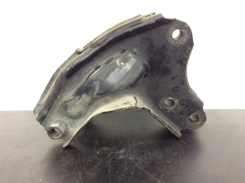 96 97 98 99 00 Civic 2DR HX CVT Rear Engine Motor Mounting T Bracket Used OEM