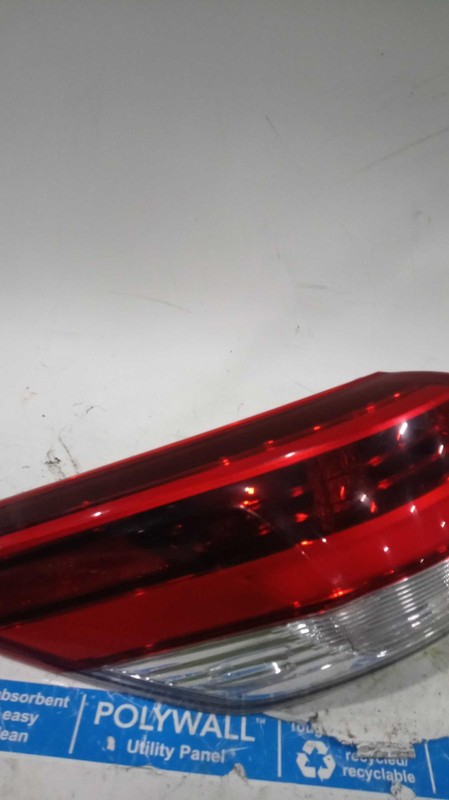 2017 Toyota Highlander Left Tail Light Assembly White OEM 697485 Used