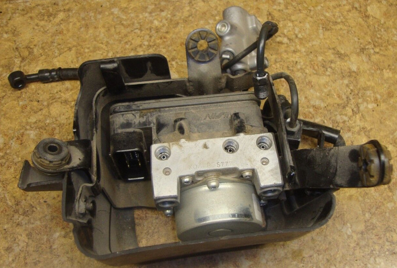 2012 Honda CBR250 CBR 250 R CBR250R ABS Brake Anti Lock System Pump Modulator 12