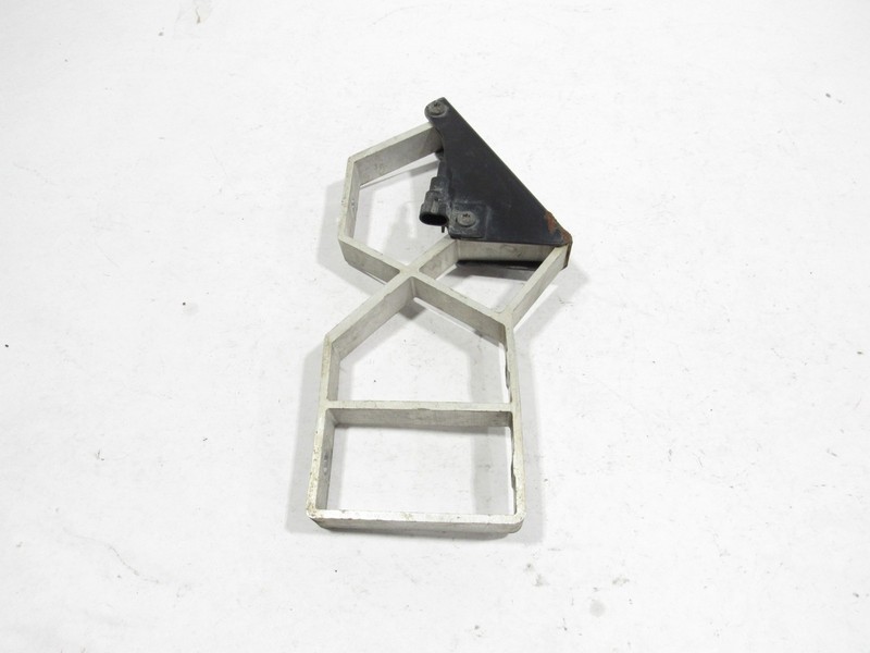 11 12 Fisker Karma 2012 Front Right Reinforcement Bracket Mount Support |@2