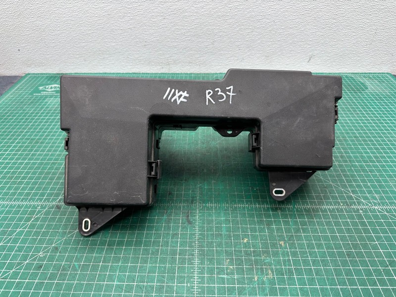 09-11 JAGUAR XF X250 FRONT UNDER HOOD FUSE RELAY BOX OEM