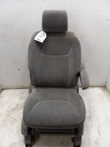 2004 TOYOTA SIENNA LE PASSENGER SIDE FRONT GRAY CLOTH SEAT