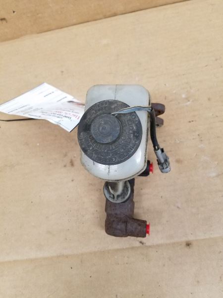 Brake Master Cylinder 4 Cylinder Regular Cab Fits 89-94 TOYOTA PICKUP 260140