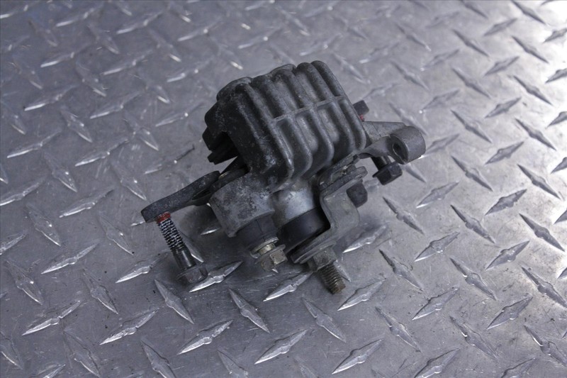 04 HONDA FSC 600 D SILVERWING PARKING REAR BRAKE CALIPER FSC600