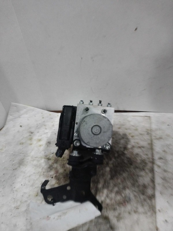 2022 Toyota Camry ABS Pump and Motor Assembly OEM 4405006580 42K Miles RED