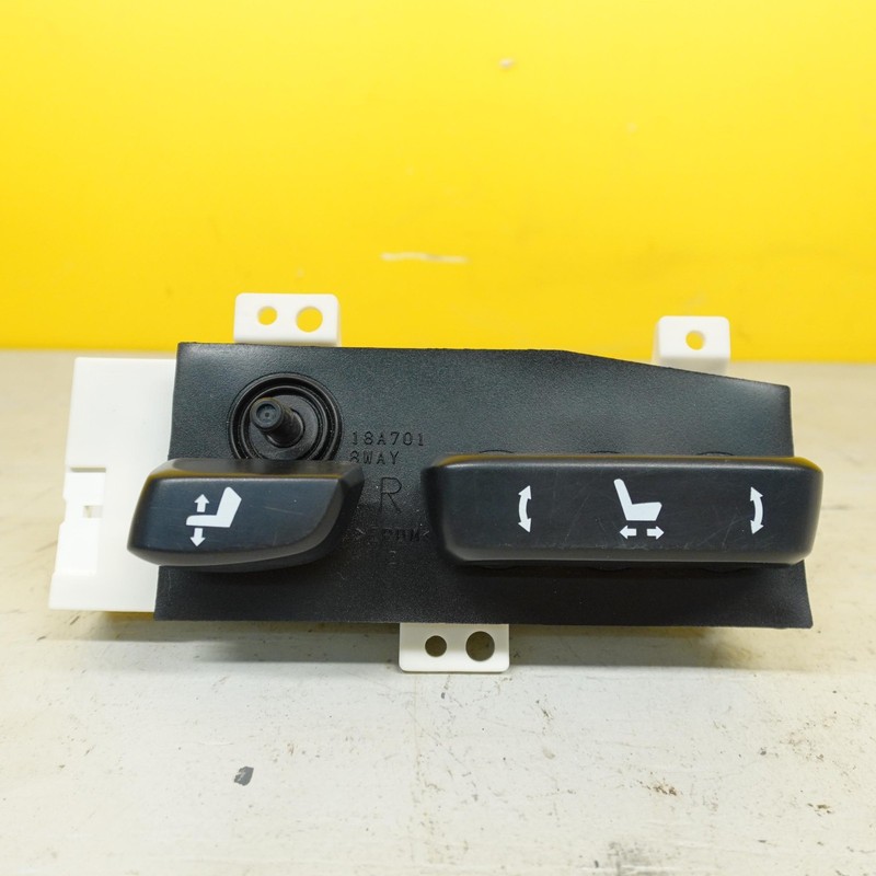 2015-2019 LEXUS RC350 FRONT RIGHT SEAT ADJUSTMENT CONTROL SWITCH OEM 84070-24041