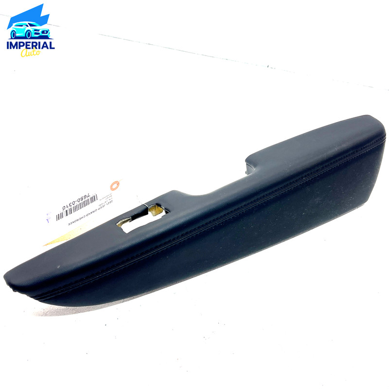 2017-2021 JEEP GRAND CHEROKEE REAR RIGHT PASSENGER SIDE DOOR PANEL ARMREST OEM