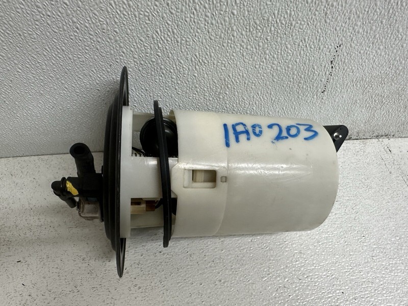 2007-2008 Hyundai Tiburon Fuel Pump w Sending Unit & Bracket