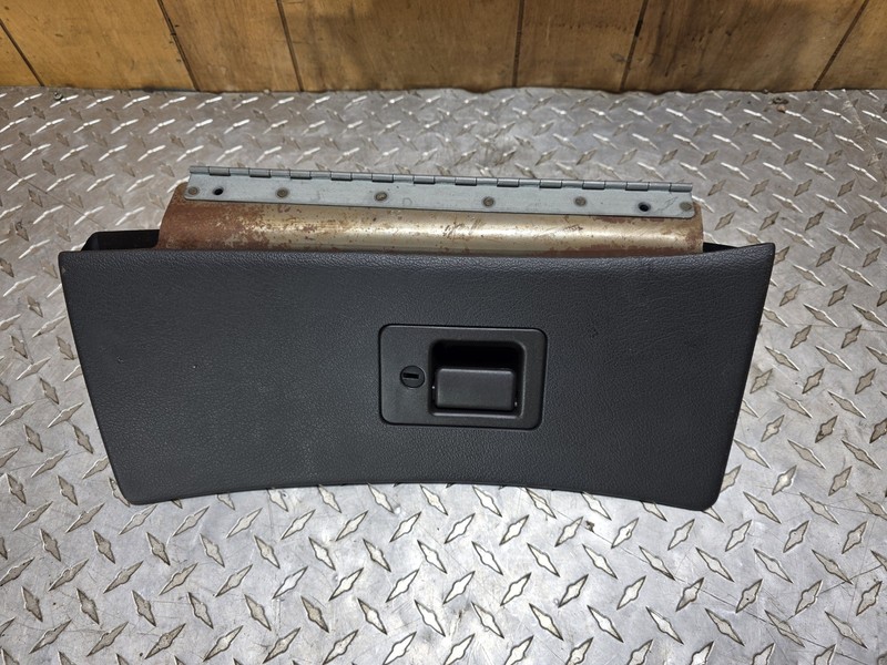 01-04 Ford Mustang Glove Box Assembly Tested Oem