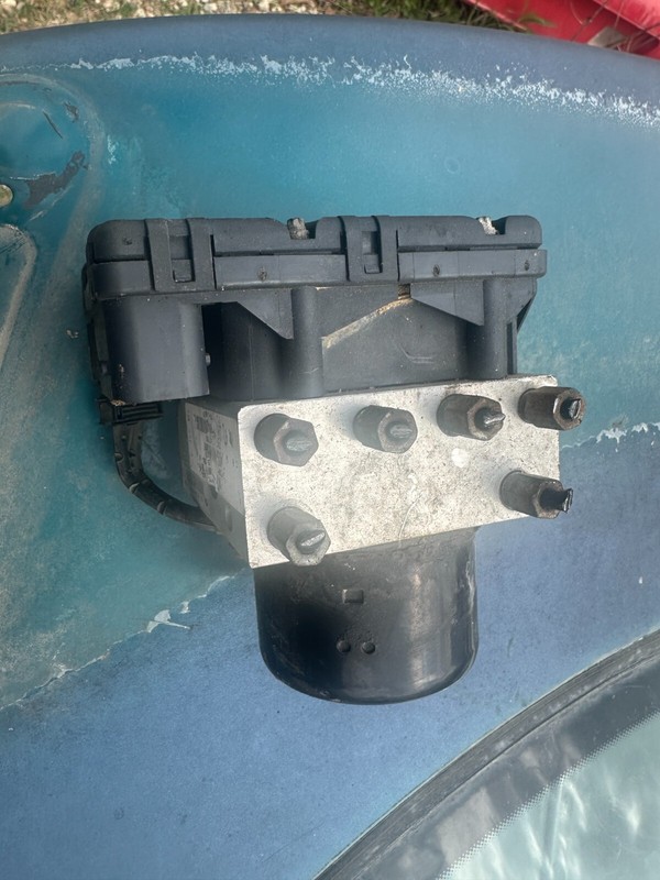 04-05 DODGE NEON & SRT4 OEM ABS BRAKE PUMP UNIT - ANTI LOCK BRAKE W/ MODULE