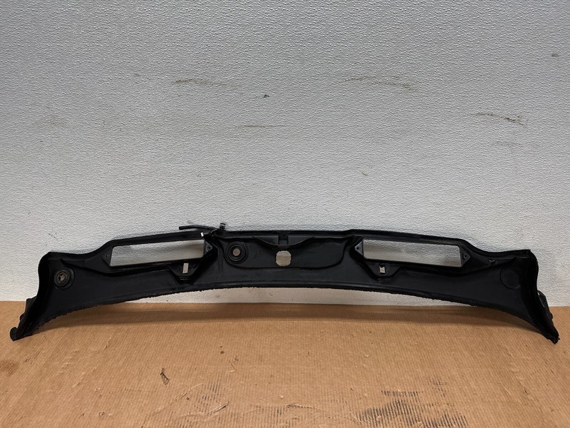 07-13 BMW E92 E93 3 Series Windshield Wiper Cowl Trim Panel Cover Molding OEM✅