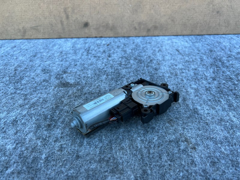 GENESIS G70 2019-2023 OEM SUNROOF PANORAMIC SHADE ROLLER MOTOR ASSEMBLY