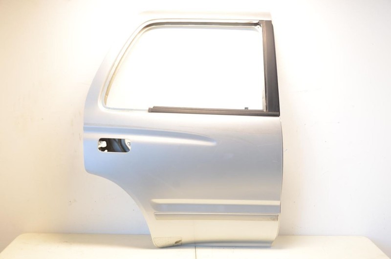 96-02 Toyota 4Runner Silver Passenger Right Rear Door Assembly