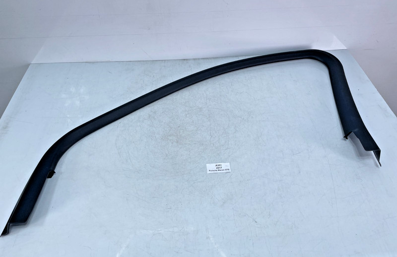 ✅ 15-18 OEM Porsche Macan GTS 95B Front Right Side Door Window Frame Trim Cover