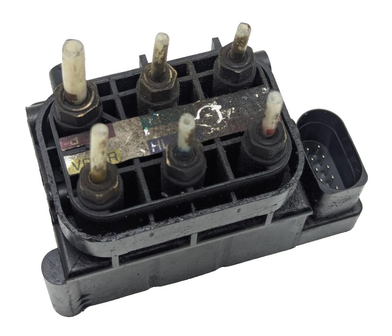 07-13 Mercedes W251 R500 GL450 S550 ML550 Air Suspension Valve Block 2513200058
