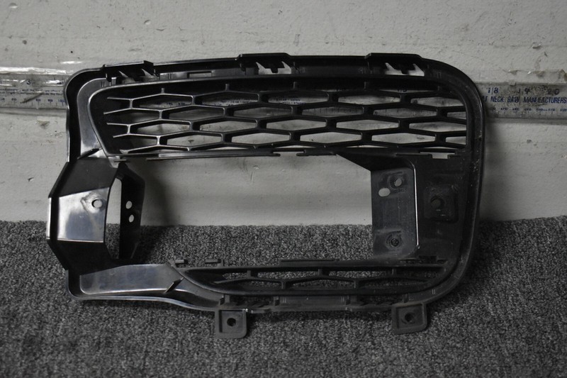 2014 - 2018 Range Rover Sport Front Bumper Left Lower Grille OEM Dk62-17k947-aa