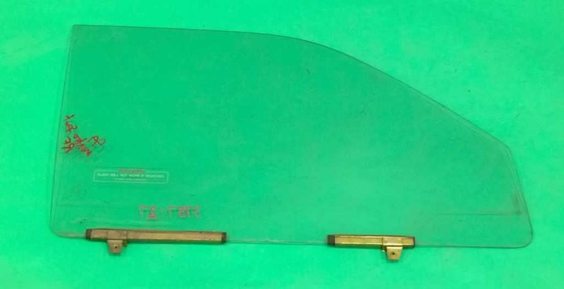 97-04 MONTERO SPORT PASSENGER RIGHT FRONT WINDOW DOOR GLASS OEM 3757-27