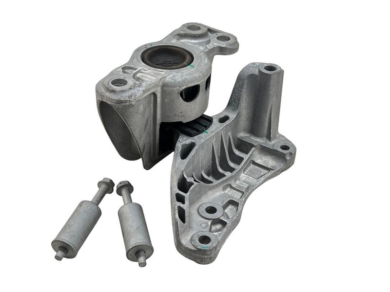 2020-2023 Nissan Sentra Engine Right Passenger Side Frame Mount Support Bracket