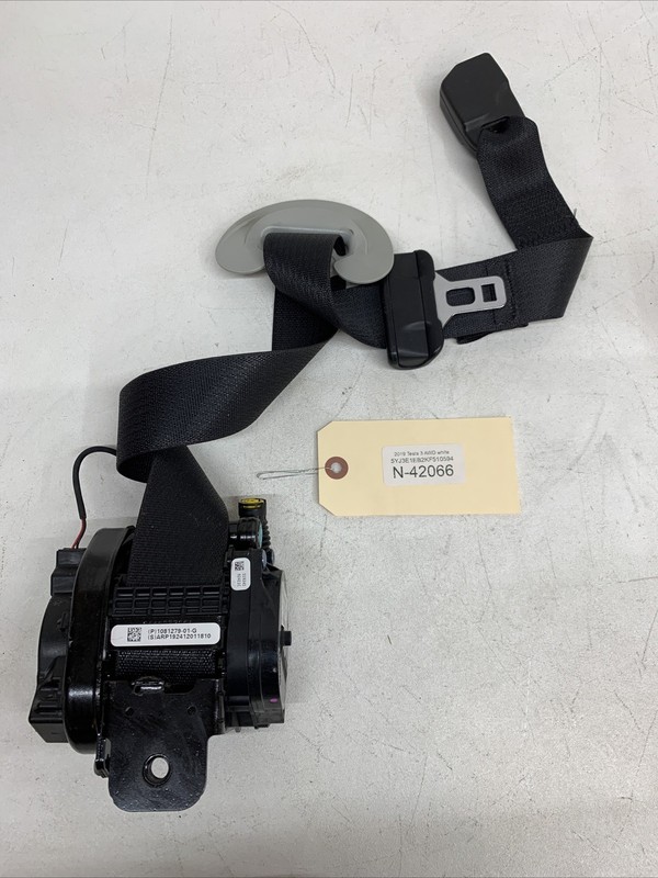 17-22 TESLA 3 FRONT RH Seat Belt Retractor OEM 1081279-01-G 42066 B70