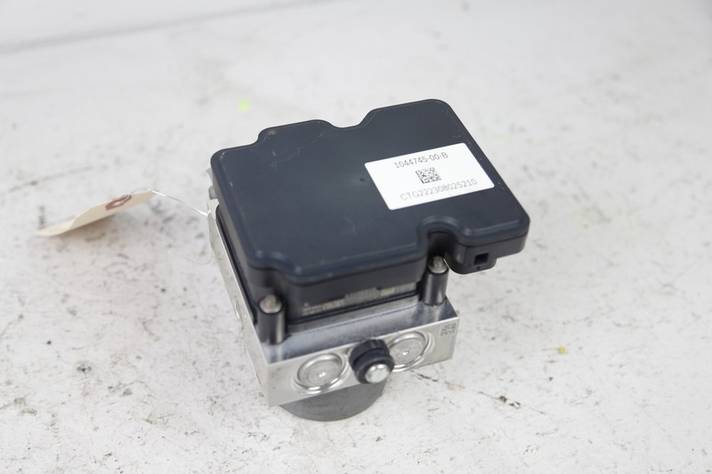 2017 - 2023 TESLA MODEL 3 ABS ANTI LOCK BRAKE PUMP MODULE UNIT OEM 110354100A