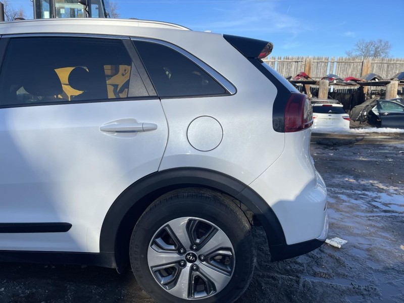 2017-2022 KIA NIRO LEFT QUARTER PANEL WHITE PC:SWP 1.6L AT FWD 90K -LX- 64797