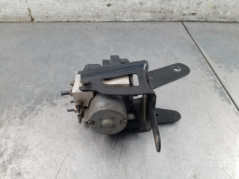 2003 03 04 Mercury Marauder ABS Brake Pump Module #6869 H6