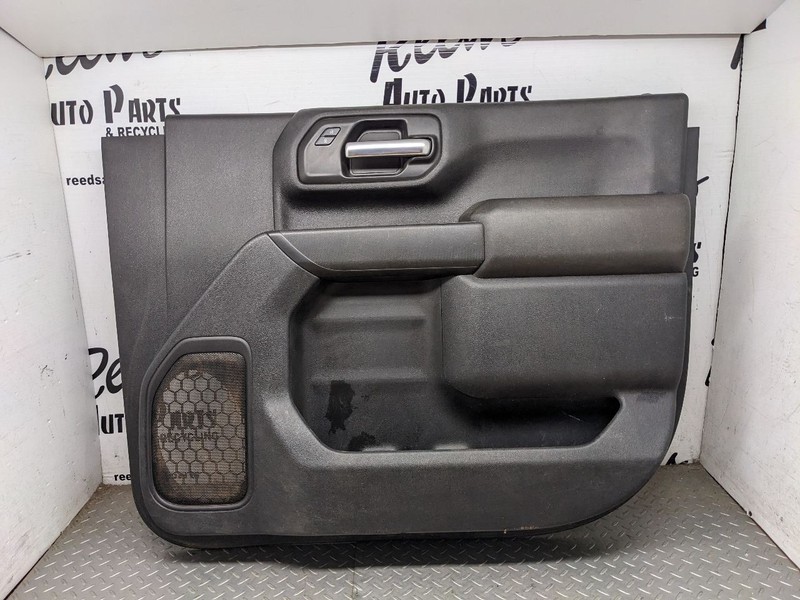 2020-2023 CHEVY SILVERADO 2500 RIGHT PASSENGER Front Door Trim Panel OEM 1190568