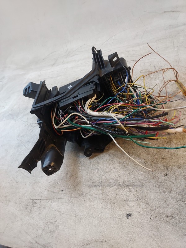08 09 10 Toyota Highlander Engine Fuse Box Relay Junction Block Panel 2008-2010