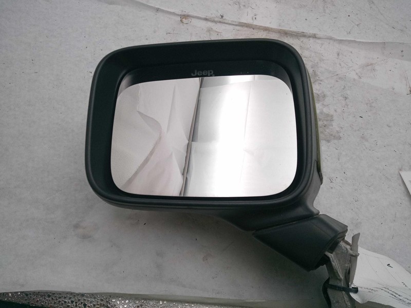 2016 Jeep Renegade Left Door Mirror Green OEM 106595 - 143k Miles