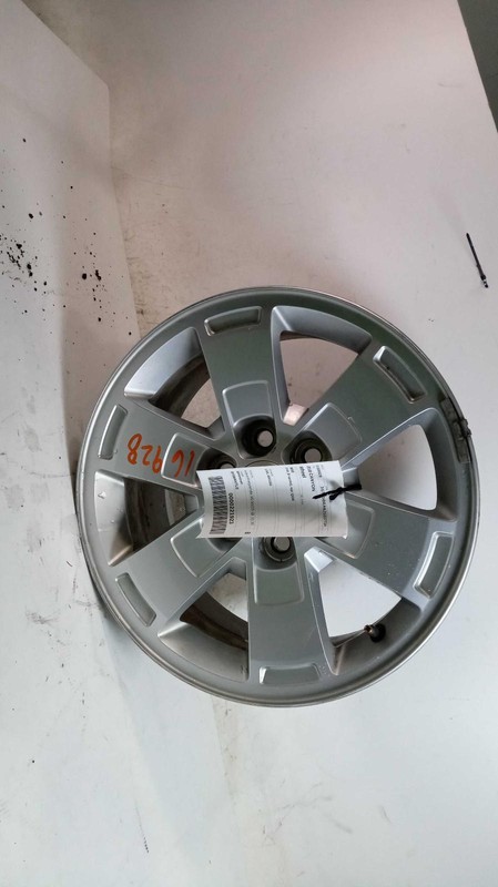 2018 GMC Canyon OEM Wheel 17 White Rim 8 Width Used 46000 Miles