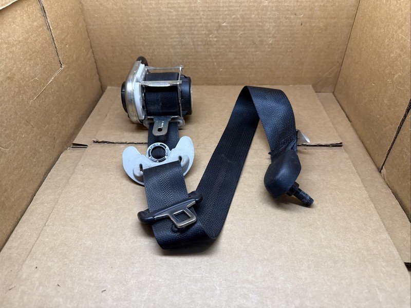 2012-2018 Prius C Front Left Driver Side Seat Belt Seatbelt Retractor Black
