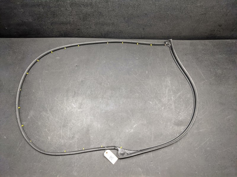 Right Passenger Front Door Weatherstrip 82140-L3000 2021 Kia K5 2022
