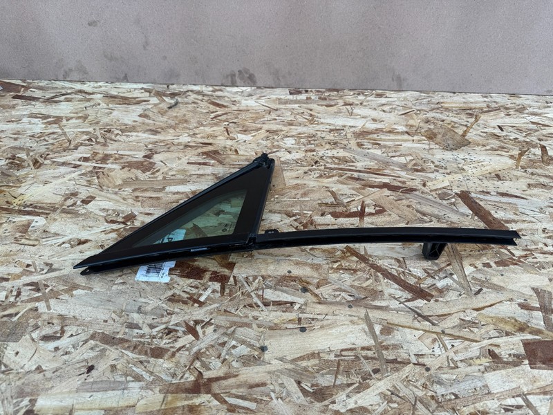 RIVIAN R1S R1T 22-26 OEM FRONT RIGHT PASSENGER DOOR FIXED QUARTER WINDOW GLASS