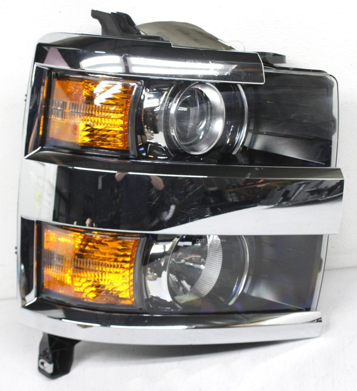 OEM Right Passenger Side Halogen Headlamp For Chevy Silverado 2500, 3500 Chrome