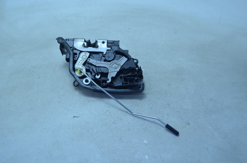14-18 MINI COOPER S F56 FRONT RIGHT PASSENGER SIDE DOOR LOCK LATCH ACTUATOR OEM