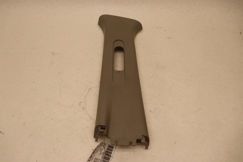 2005-2006 CHEVY EQUINOX LEFT DRIVER SIDE CENTER UPPER B PILLAR TRIM COVER OEM
