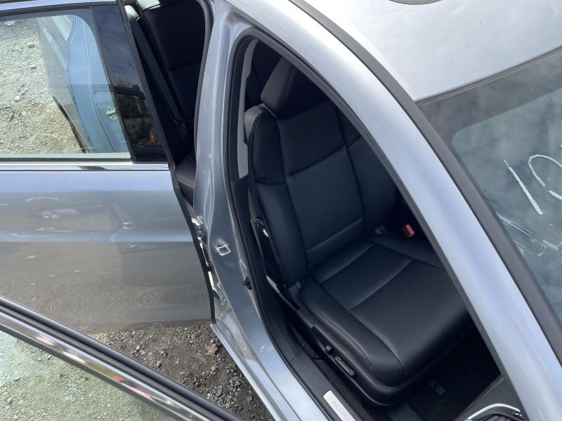 2015-2019 ACURA TLX RIGHT ROCKER W/POST SILVER PC: NH830M 18K -BASE- 49955