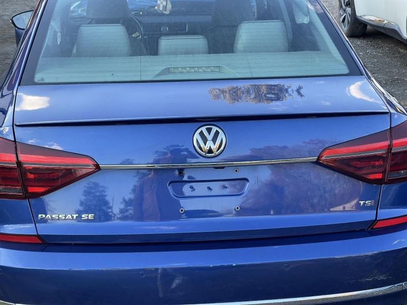 2016-2019 Volkswagen Passat Deck Lid Blue License Plate Nut Broken