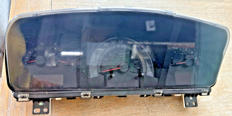 2009 Dodge Journey Speedometer Instrument Cluster Dash Panel 189,778 Miles OEM