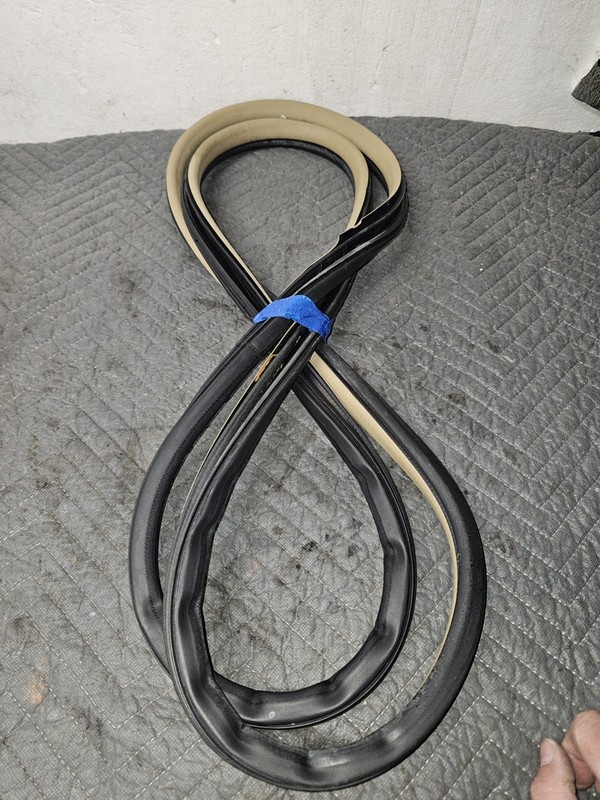 Rear Left Door Rubber Weatherstrip Seal On Body For Honda Accord Sedan 03-07