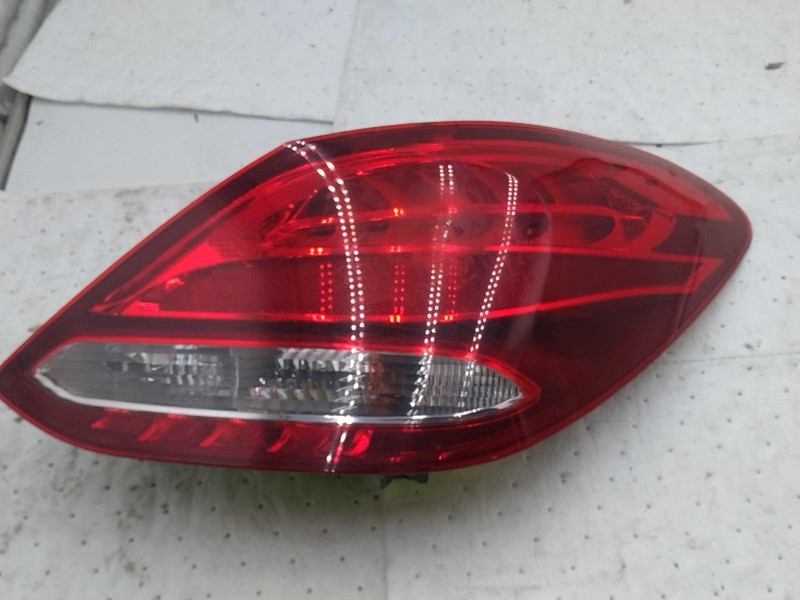 2016 MERCEDES C-CLASS Right Blue Tail Light Assembly OEM 272638 134K Miles