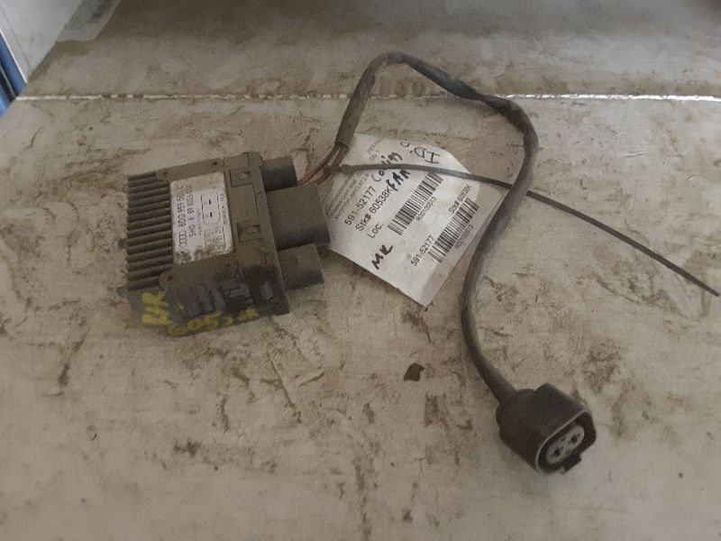 99 00 01 02 03 04 05 PASSAT CHASSIS ECM COOLING FAN ID 8D0959501C 100513